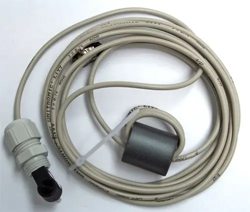 Schnittstellenkabel von Daikin mit einem Stecker und flexiblen Leitungen, geeignet zur Verbindung mit RPS3-Modellen bis Baujahr 2015.